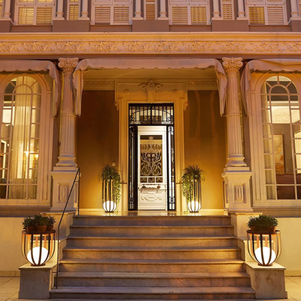 Solar Garden Globe Light