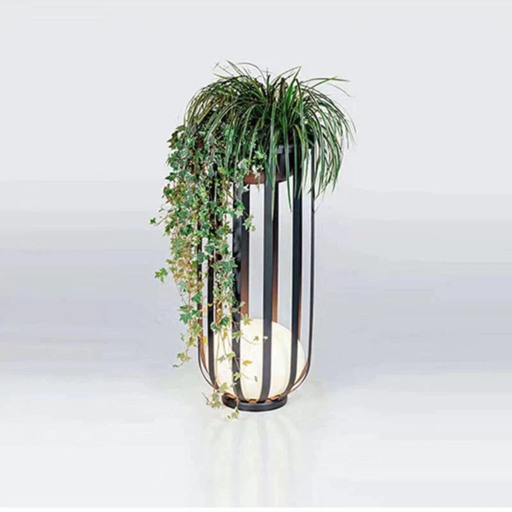 Solar Garden Globe Light